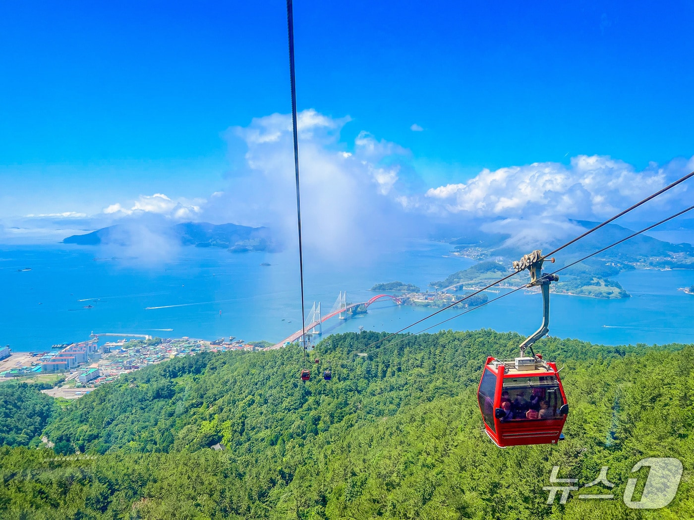 사천바다케이블카에서 바라본 남해 바다 전경(사천시 제공. 재판매 및 DB금지).
