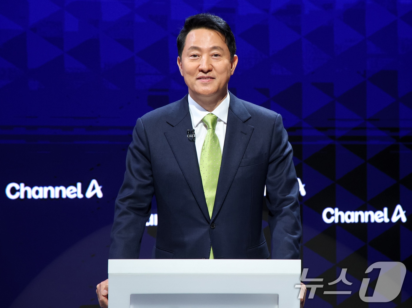 오세훈 서울시장이 10일 오후 서울 종로구 채널A 스튜디오에서 열린 국민의힘 서울시장 후보 제2차 TV 토론회에 참석해 있다. 2026.4.10 ⓒ 뉴스1 국회사진기자단
