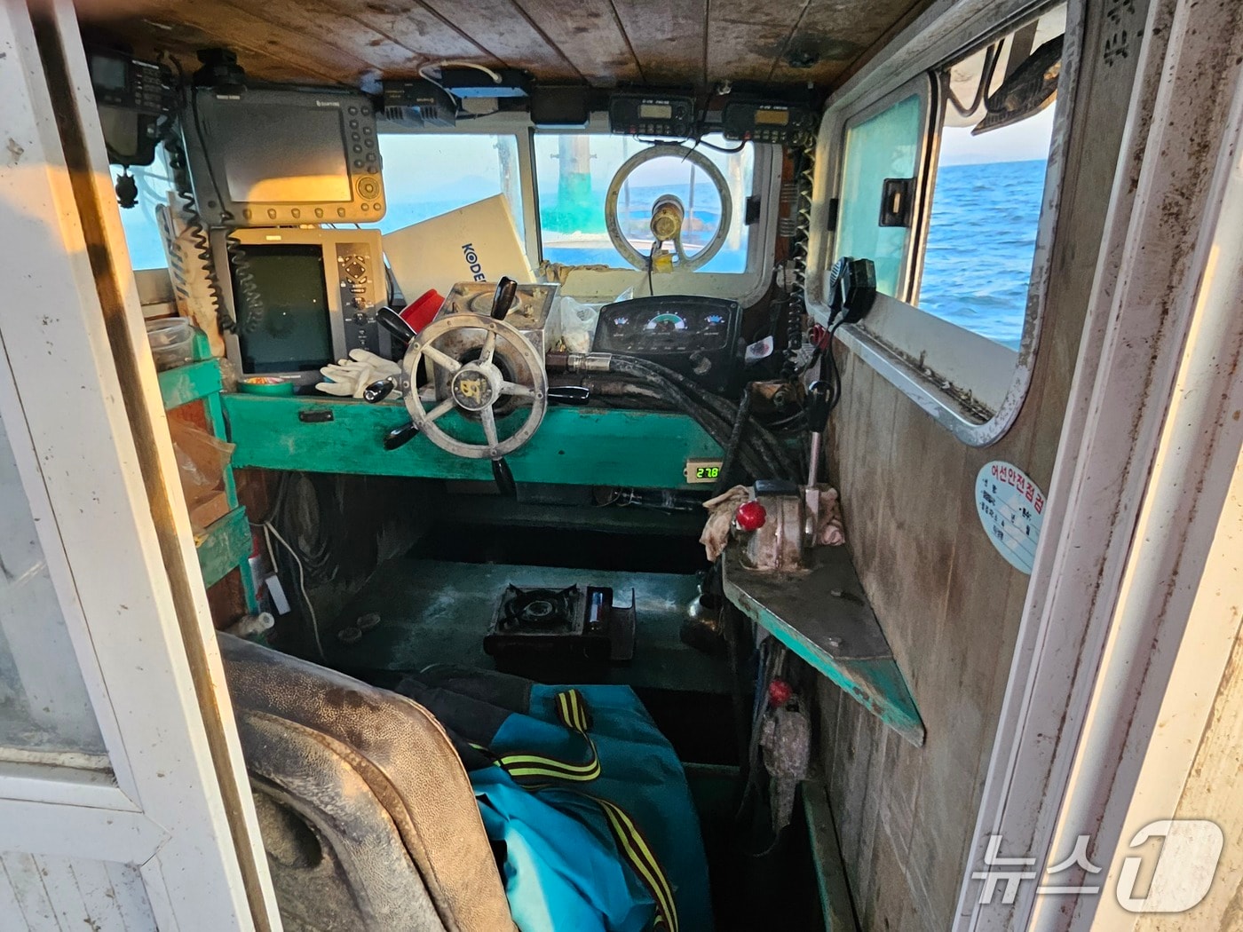 A 호 내부.(부산해경 제공. 재판매 및 DB금지)