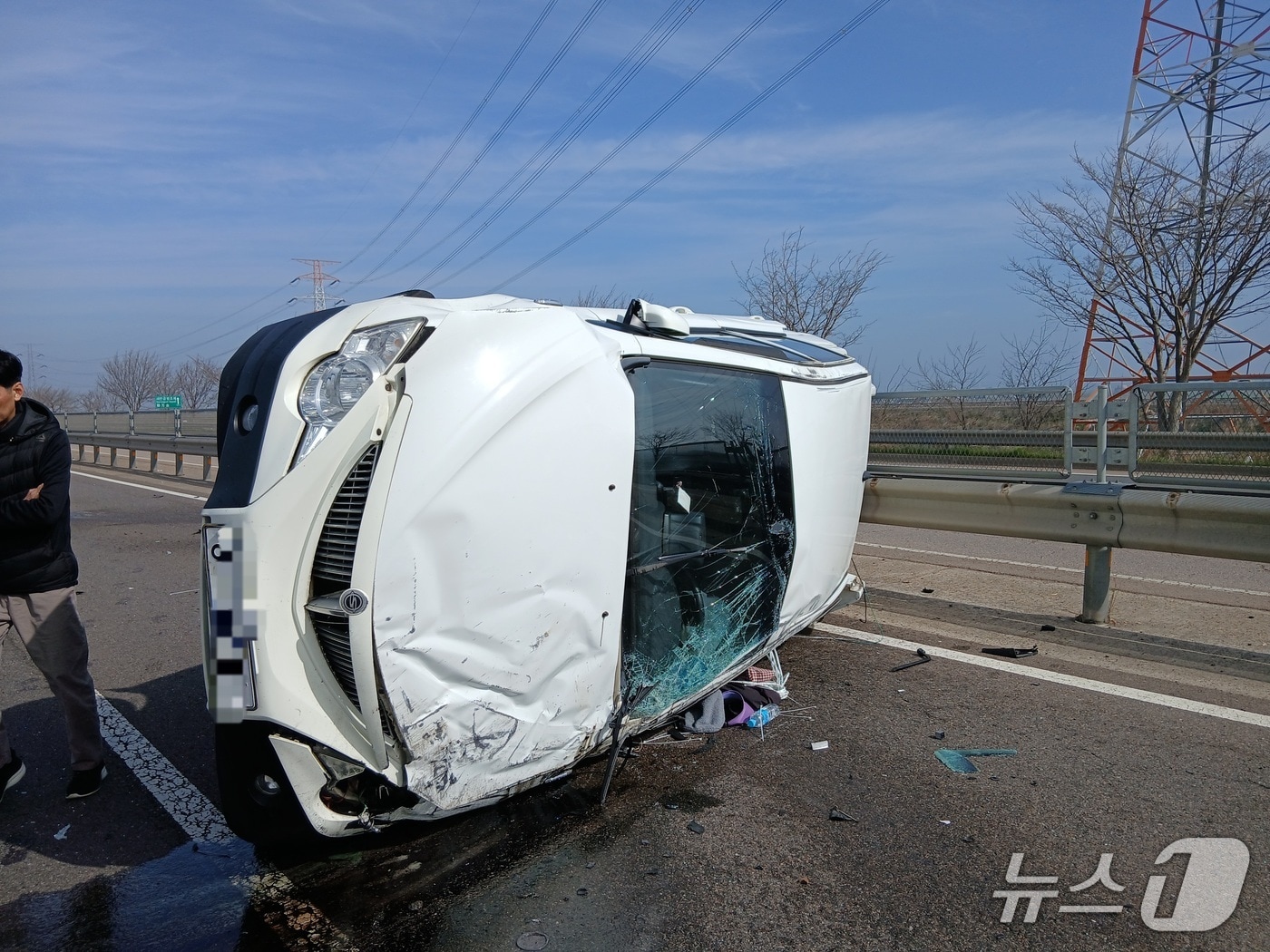 전북 군산시 개사동 자동차전용도로 사고현장.(전북소방본부 제공. 재판매 및 DB금지)