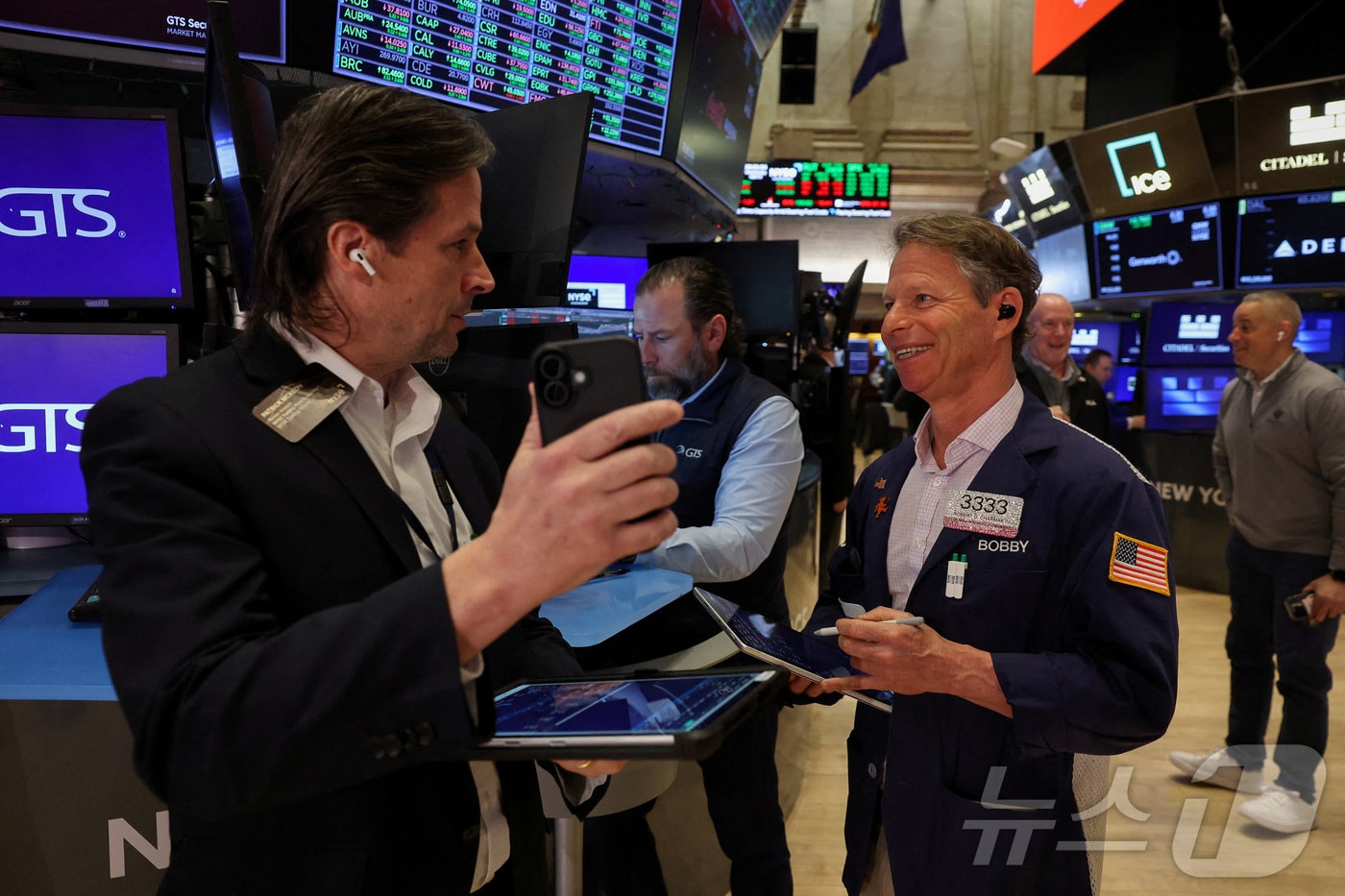 NYSE 트레이더들. ⓒ 로이터=뉴스1