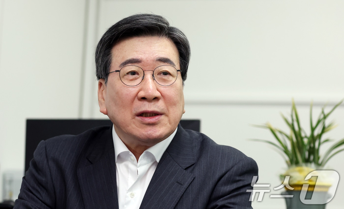 모친 향한 사모곡부터 시대 성찰까지...전지명 부위원장 시집 출간 - 뉴스 썸네일 이미지