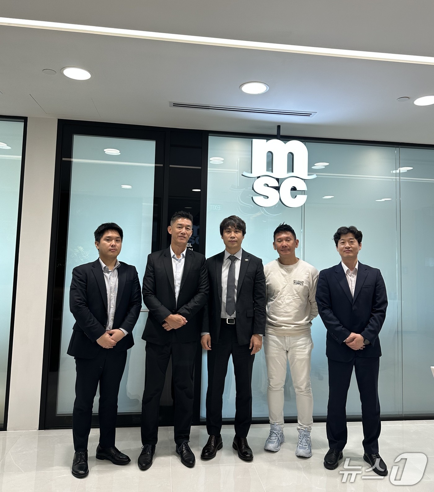 지난 10일 MSC 아시아 지역본부 및 부산항만공사 관계자들이 체인포털 시연 이후 기념촬영을 하는 모습 (BPA 제공. 재판매 및 DB금지)