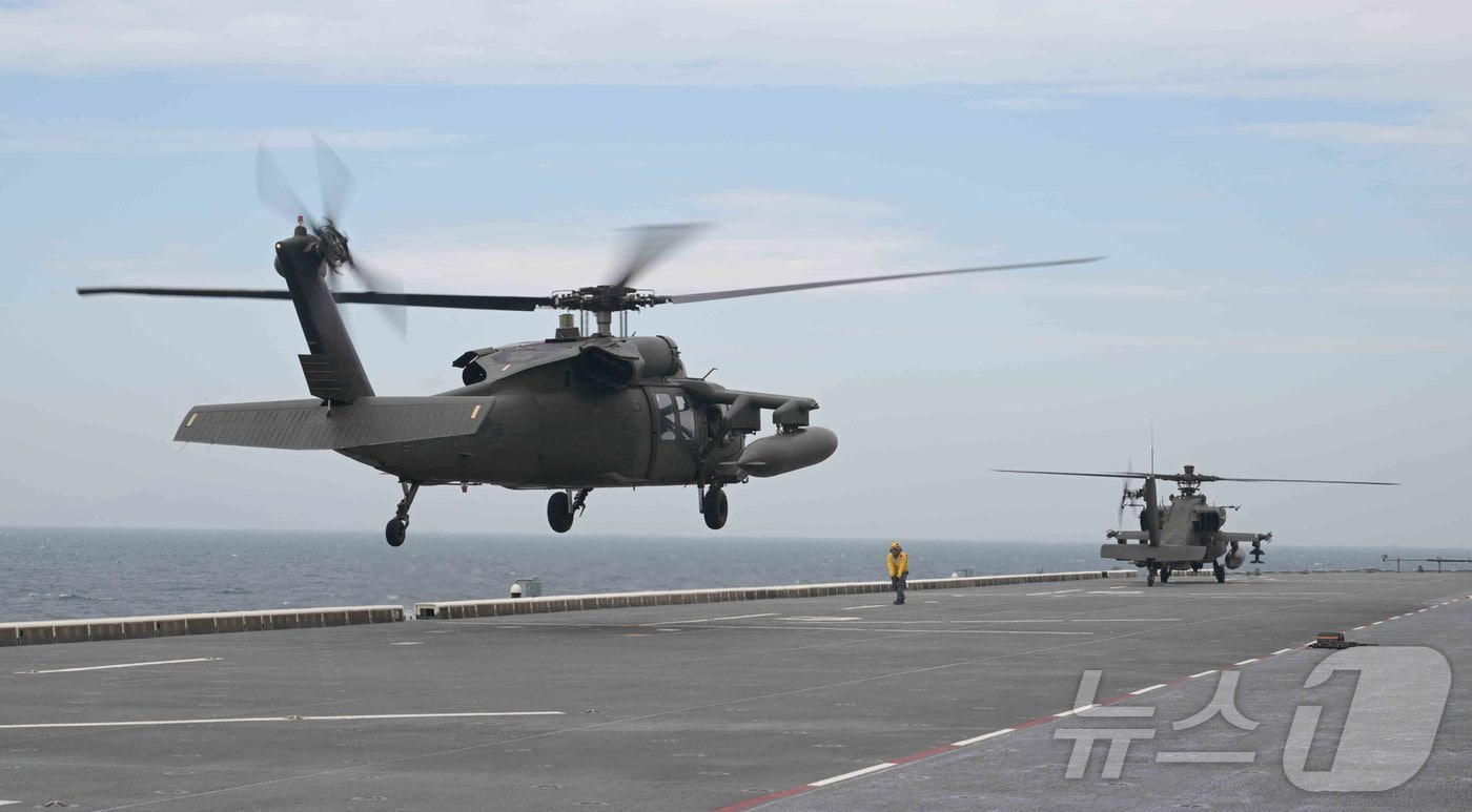 아파치(AH-64) 헬기. (해군 제공. 재판매 및 DB 금지) 2026.4.13 ⓒ 뉴스1 윤일지 기자