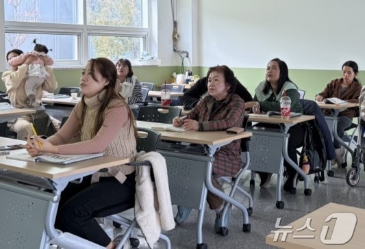 경북 봉화군 가족센터는 19일 다문화가정의 안정적 정착과 지역사회 통합을 위해 올해 언어, 교육, 일자리 분야 맞춤형 지원을 강화한다. ⓒ 뉴스1 김대벽기자