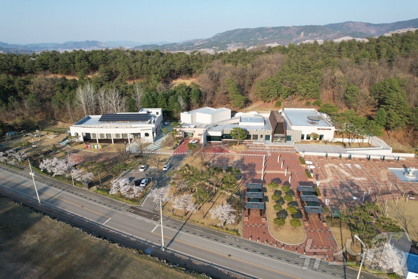 경북 상주박물관은 14일 상주여자고와 상주고 역사동아리 학생을 대상으로 참여형 진로탐색 프로그램을 운영한다사진은 경북 상주박물관 전경 /뉴스1