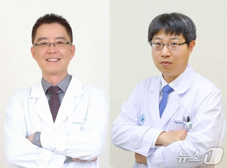 응급의료와 감염병 대응 공로를 인정 받아 보건복지부장관상을 수상한 강릉아산병원 강희동 권역응급의료센터장(사진 왼쪽)과 박재우 정형외과 교수.(강릉아산병원 제공, 재판매 및 DB 금지) 2026.4.14/뉴스1