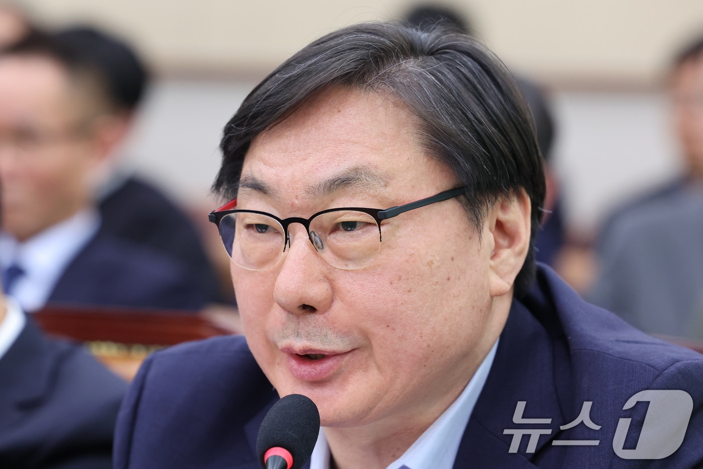 이화영 전 경기도 평화부지사가 14일 서울 여의도 국회 윤석열정권정치검찰조작기소의혹사건진상규명국정조사특별위원회에서 열린 쌍방울 대북송금 조작기소 의혹 사건 청문회에서 발언을 하고 있다. 2026.4.14 ⓒ 뉴스1 신웅수 기자