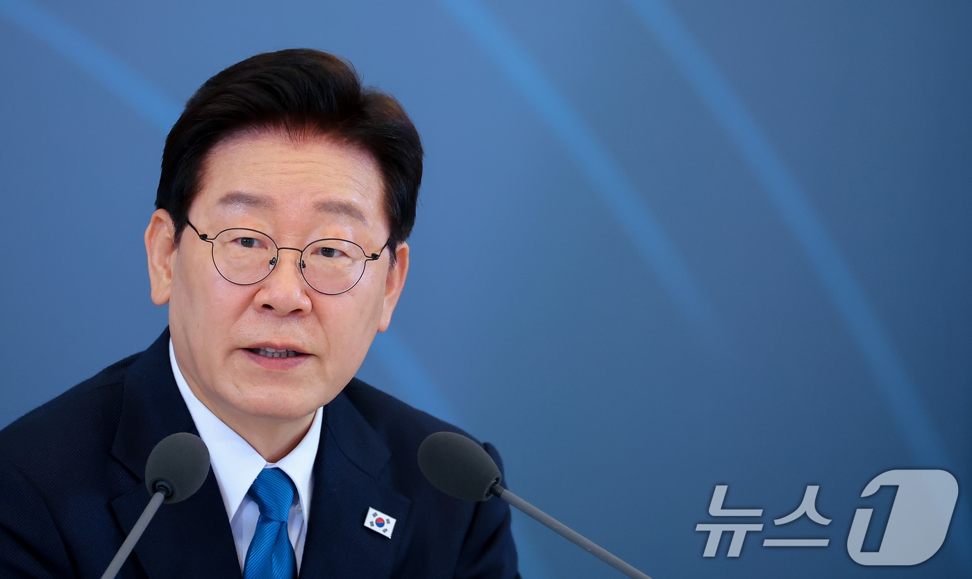 이재명 대통령이 15일 청와대에서 열린 규제합리화위원회 제1차 전체회의에서 발언을 하고 있다. 2026.4.15 ⓒ 뉴스1 이재명 기자