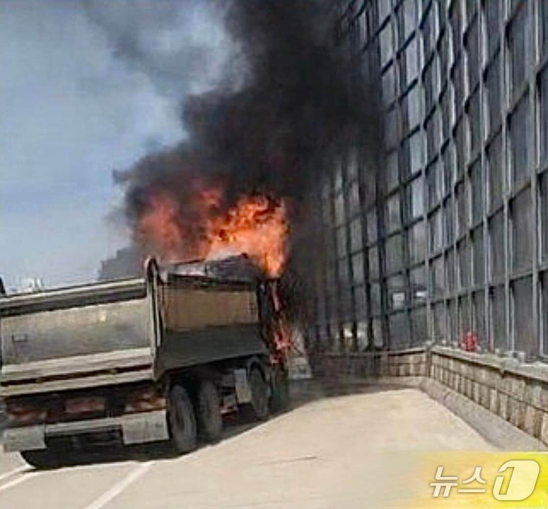 화재 현장. (경기도소방재난본부 제공. 재판매 및 DB 금지) 2026.4.16/뉴스1