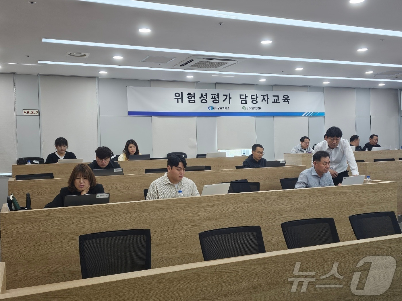 여수상공회의소가 기타업종 사업장을 대상으로 안전관리 담당자 교육을 진행하고 있다. (여수상의 제공. 재판매 및 DB금지) ⓒ 뉴스1 김성준 기자