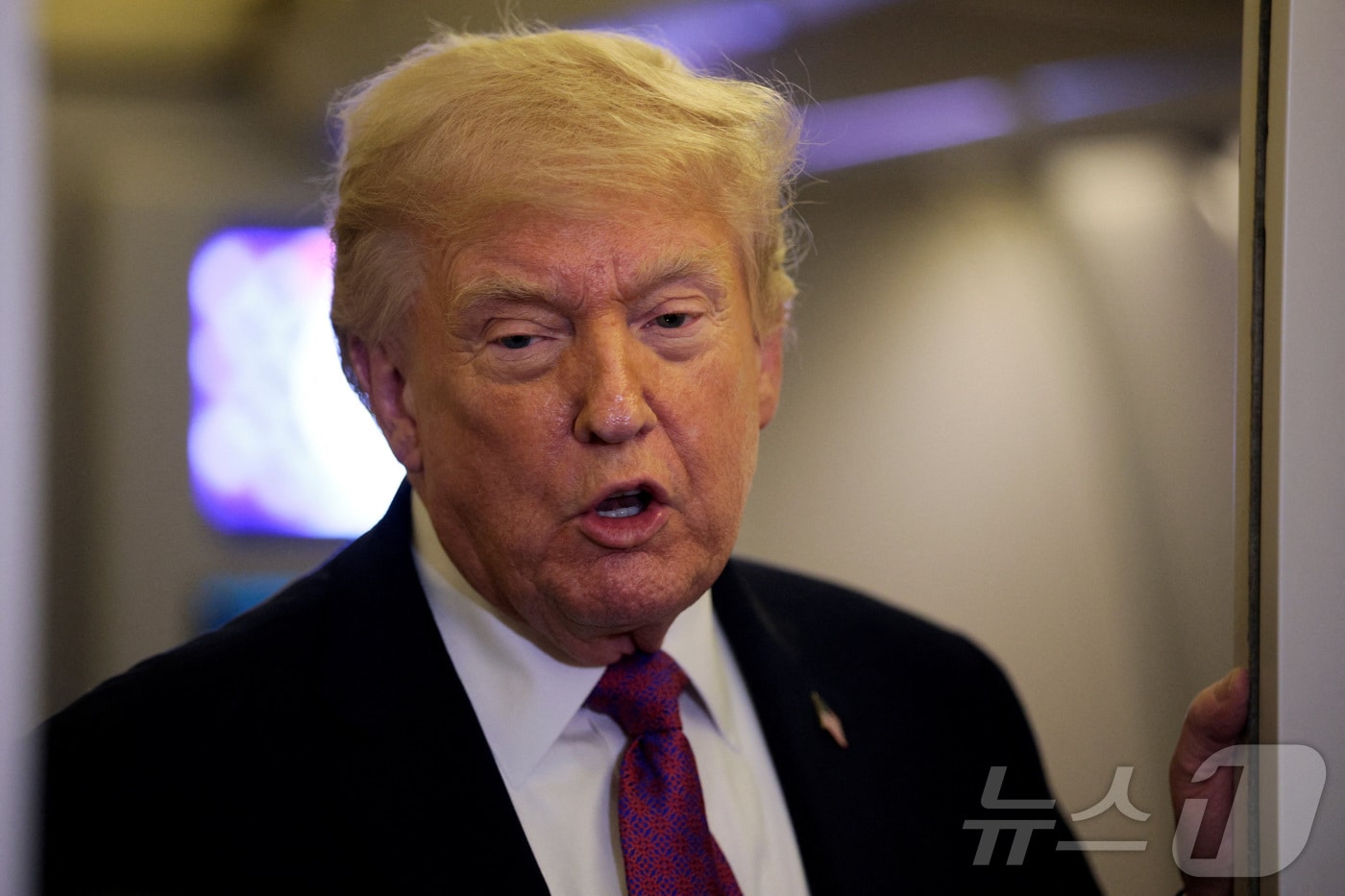 에이피알 이어 달바글로벌도 '트럼프 관세' 환급 신청 - 뉴스 썸네일 이미지