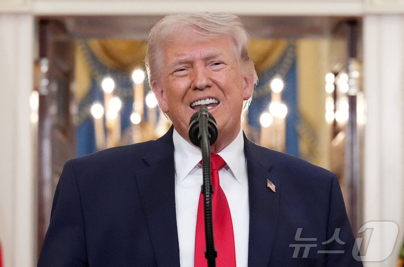 1일(현지시간) 미국 워싱턴DC 백악관에서 도널드 트럼프 미국 대통령이 이란 전쟁 상황 관련 대국민 연설을 하고 있다. ⓒ AFP=뉴스1