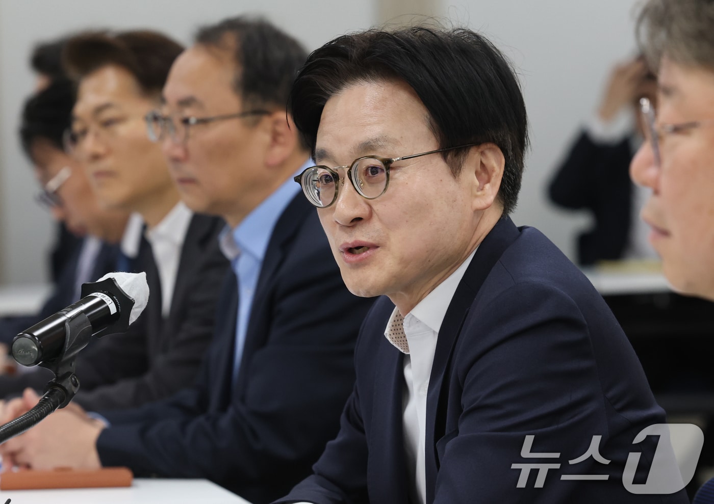 김정관 산업통상부 장관이 2일 오전 서울 영등포구 중소기업중앙회에서 열린 중동전쟁 관련 업종별 석유화학 제품 수급상황 점검회의에서 모두발언을 하고 있다. 2026.4.2 ⓒ 뉴스1 오대일 기자