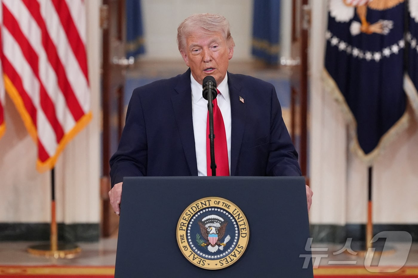 도널드 트럼프 미국 대통령이 1일(현지시간) 워싱턴 D.C. 백악관에서 이란 전쟁에 관한 대국민 연설을 하고 있다. 2026.04.01 ⓒ 로이터=뉴스1