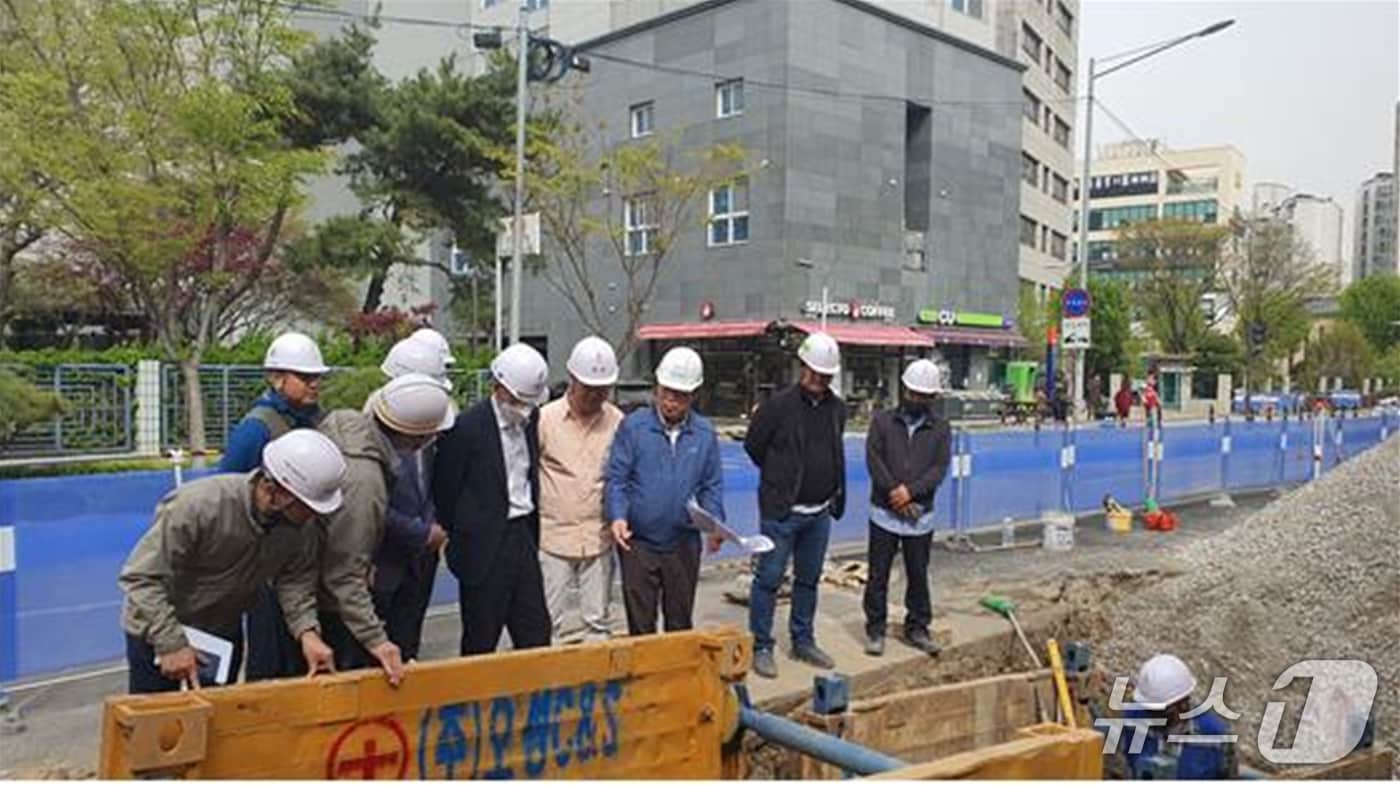 노후하수관로 공사장 점검 현장.(양천구 제공)