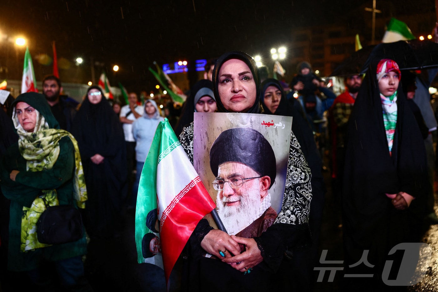 19일(현지시간) 이란 테헤란에서 반미·반이스라엘 집회에 참여한 시민들의 모습. 2026.04.19 ⓒ 로이터=뉴스1 ⓒ 로이터=뉴스1