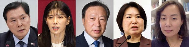 왼쪽부터 조계원 더불어민주당 의원, 이소희 국민의힘 의원, 손용석 한국신문협회 광고협의회장(한국일보 상무), 윤명 소비자시민모임 사무총장, 서수민 서강대 신문방송학과 교수