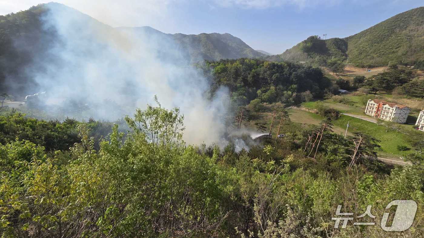 양양 서면 산불 현장.(강원도소방본부 제공, 재판매 및 DB 금지) 2026.4.21/뉴스1
