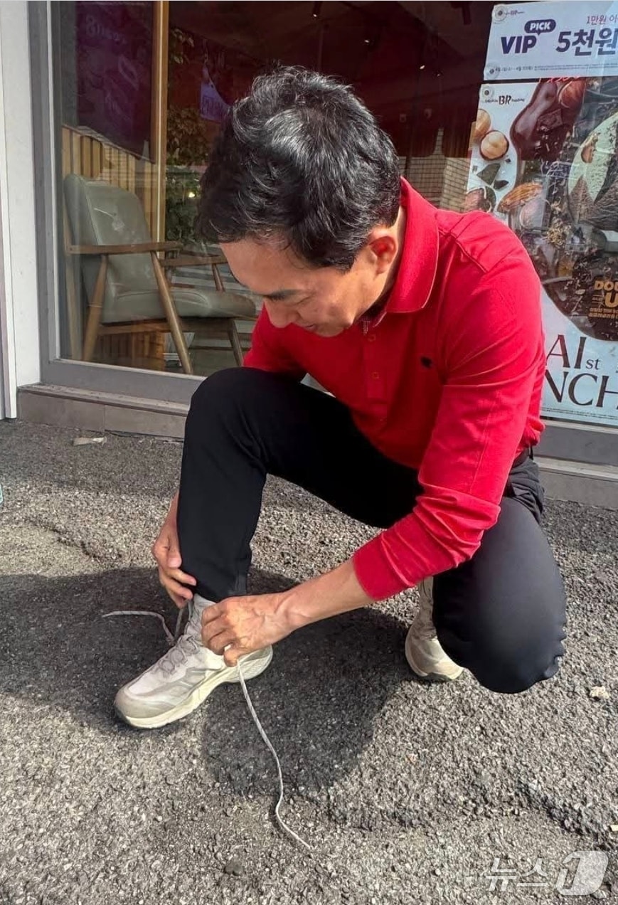 박민식 전 국가보훈부 장관이 신발끈을 조여 매고 있다.(박민식 전 장관 SNS 캡처 재판매 및 DB금지)