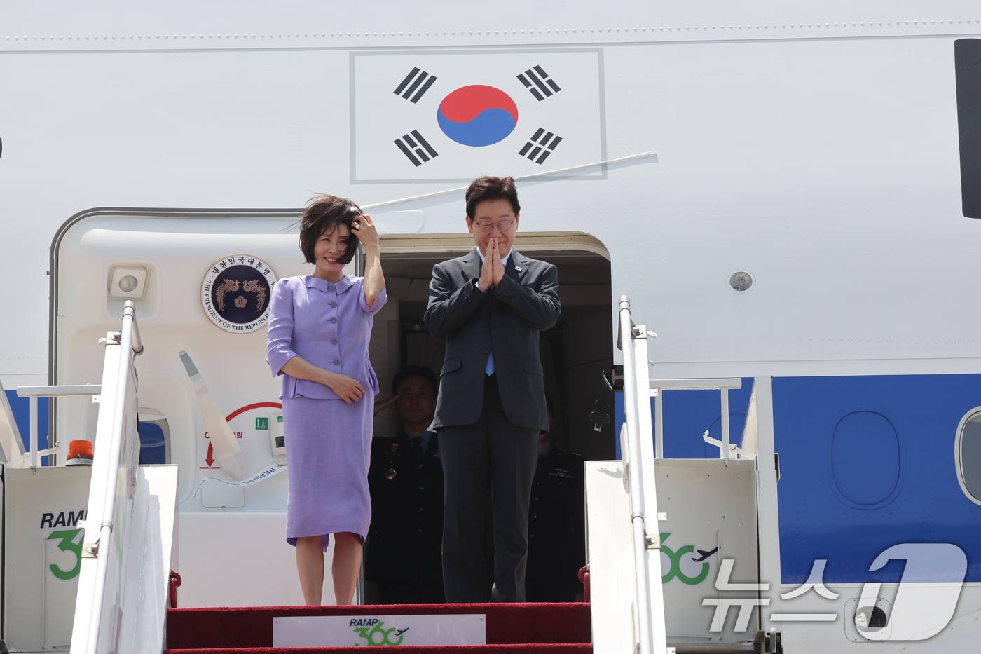 해외 순방 중인 이재명 대통령(오른쪽)과 김혜경 여사. ⓒ 뉴스1 이재명 기자