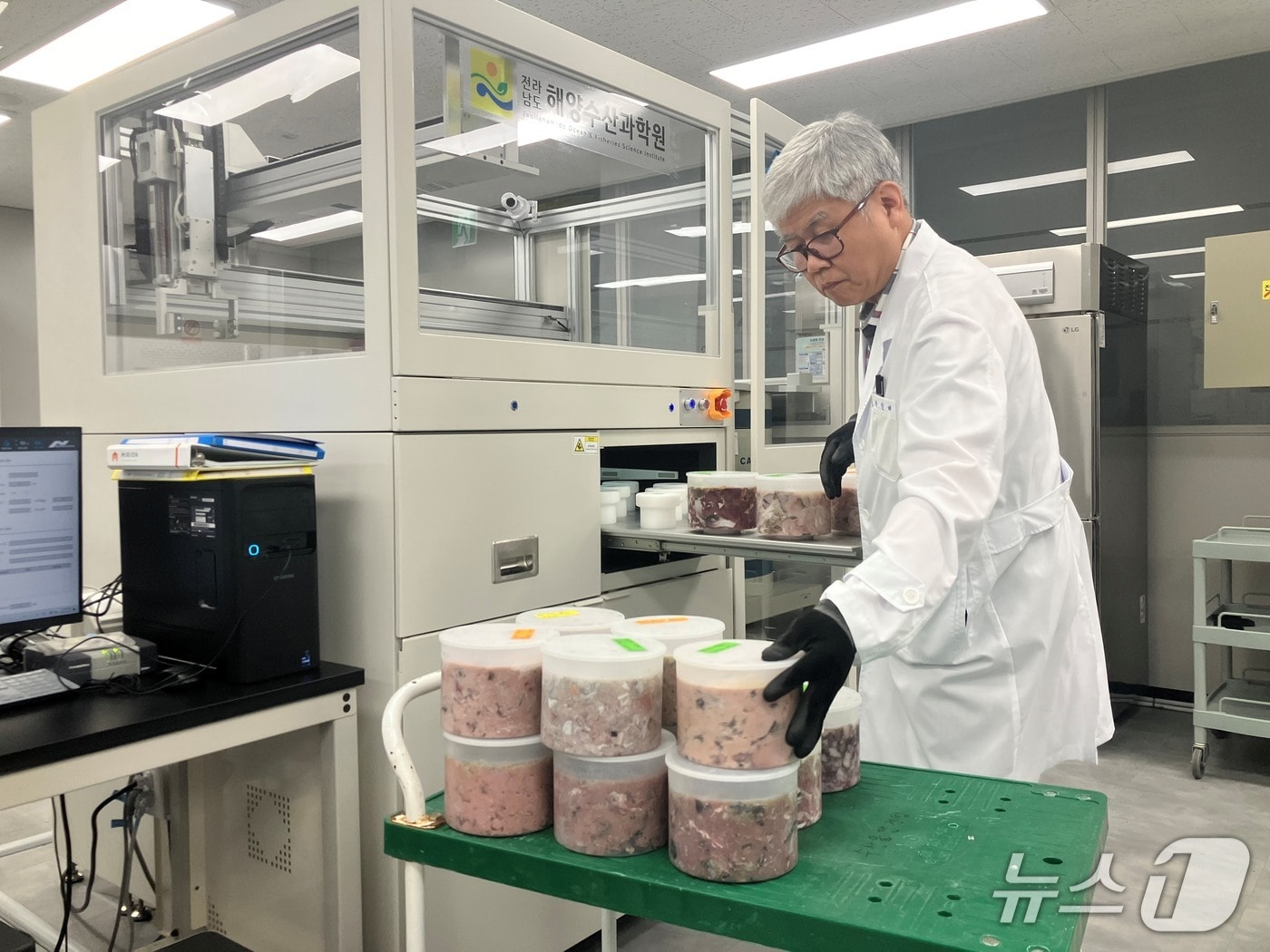 방사능 검사.(전남도 제공. 재판매 및 DB금지) 2026.4.22/뉴스1