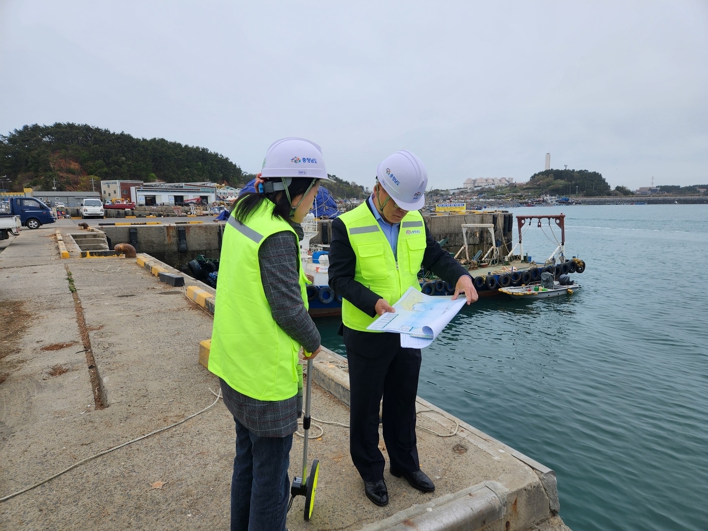 항만시설물 정기 안전 점검 모습.(충남도 제공. 재판매 및 DB금지)/뉴스1