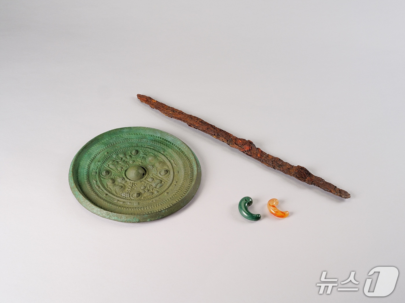 일본 오키노시마 제사유적 출토 유물.(김해시 제공. 재판매 및 DB금지)