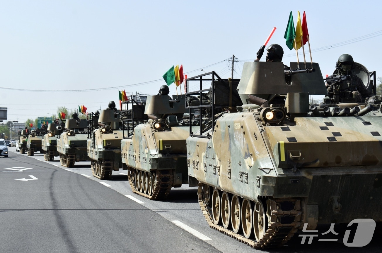 육군 2기갑여단 야외 기동훈련. (2기갑여단 제공, 재판매 및 DB금지)