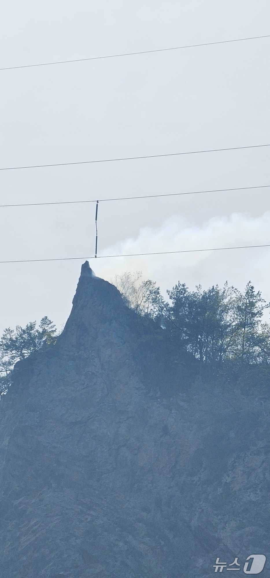 태백 장성동 산불현장.(강원도 산불방지센터 제공, 재판매 및 DB 금지) 2026.4.23/뉴스1