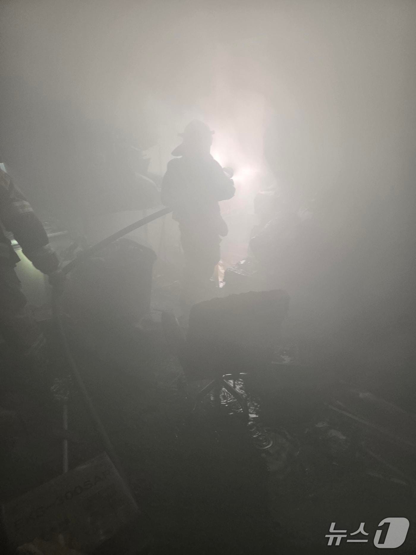  서산 석림동 건물 화재 현장. (서산소방서 제공, 재판매 및 DB금지) / 뉴스1