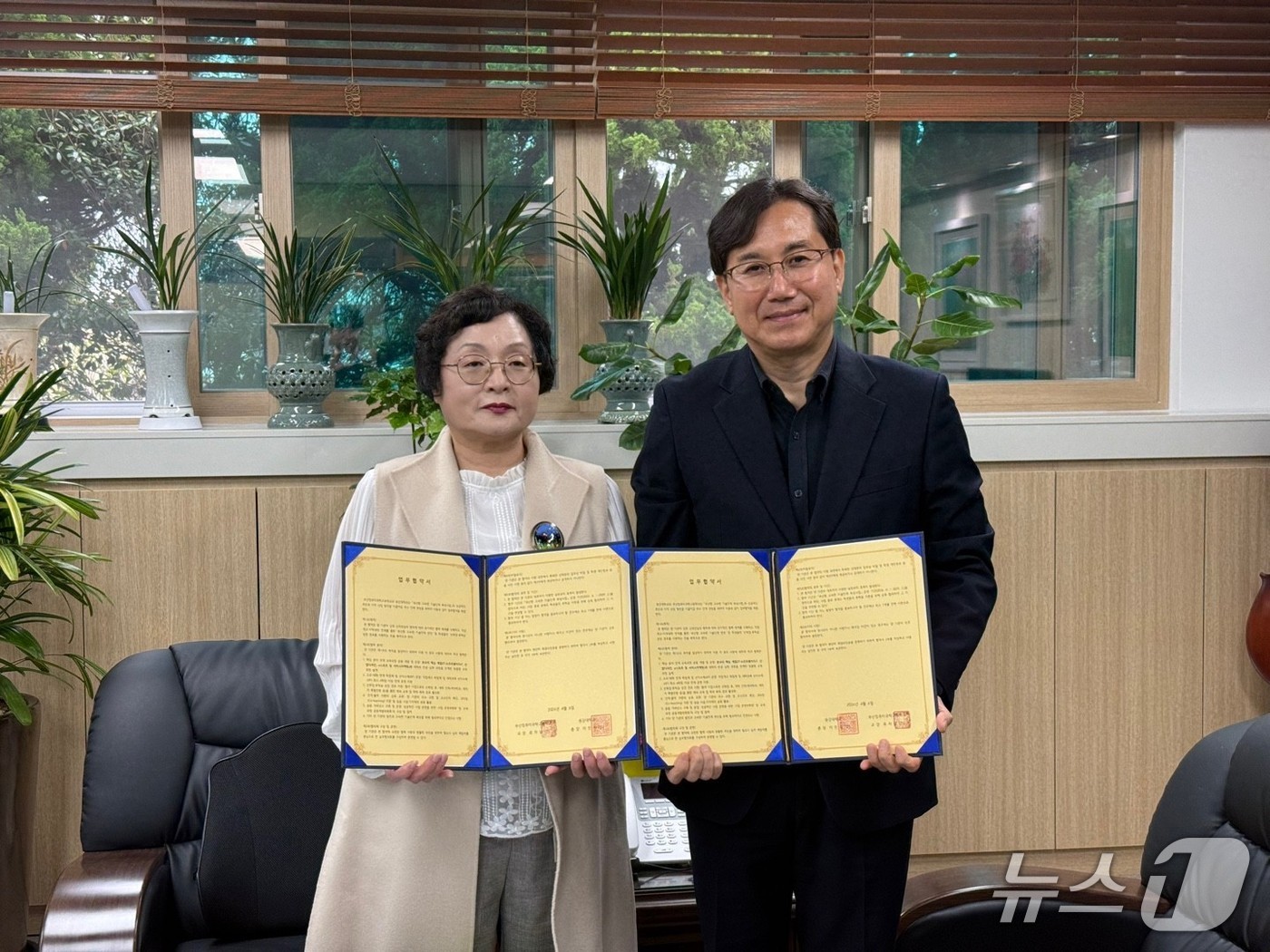 부산컴퓨터과학고·동강대, 고숙련 일·학습 병행제 업무협약 모습.(부산시교육청 제공. 재판매 및 DB금지)