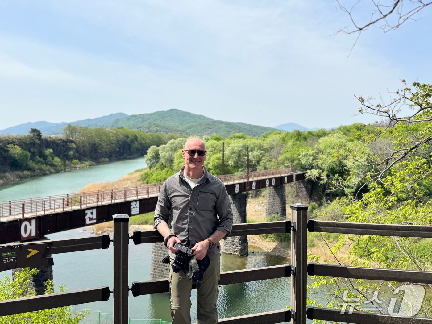 6.25 전쟁 당시 벨기에 참전용사로 참전한 고(故) 어네스틴 버니어 씨의 아들 크리스토퍼 버니어 씨.(철원군 제공, 재판매 및 DB금지)