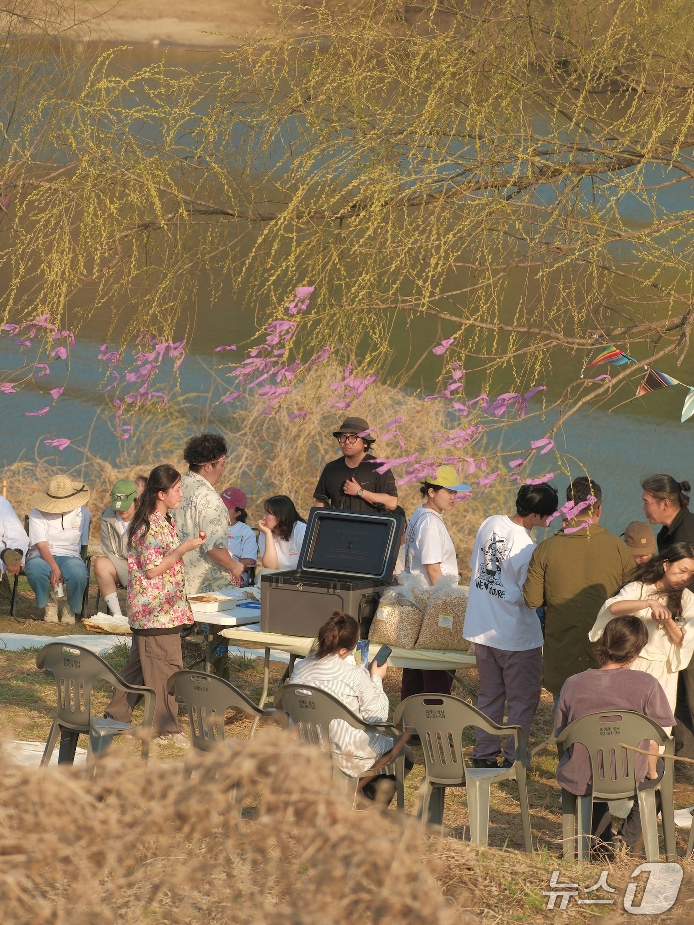 강원 영월군이 6월 7일 청령포 강변에서 제2회 로컬 창작자 마켓 '영월 쪼매장’을 여는 가운데 5월 6일까지 이 행사에 참여할 창작자 등을 모집한다. (영월군 제공. 재판매 및 DB금지) 2026.4.24/뉴스1