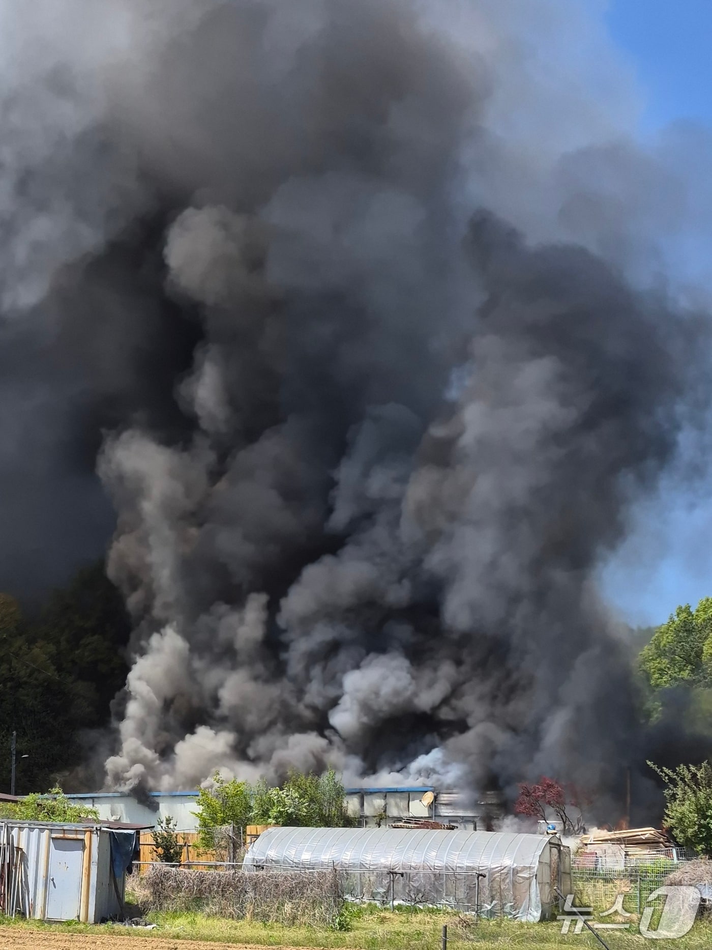 화재 현장. (경기도소방재난본부 제공. 재판매 및 DB 금지) 2026.4.24/뉴스1