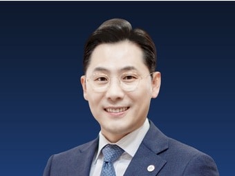 사단법인 아름다운동행이 창립 20주년을 맞아 신임 이사장에는 김근영 수원제일교회 목사를 선임했다.