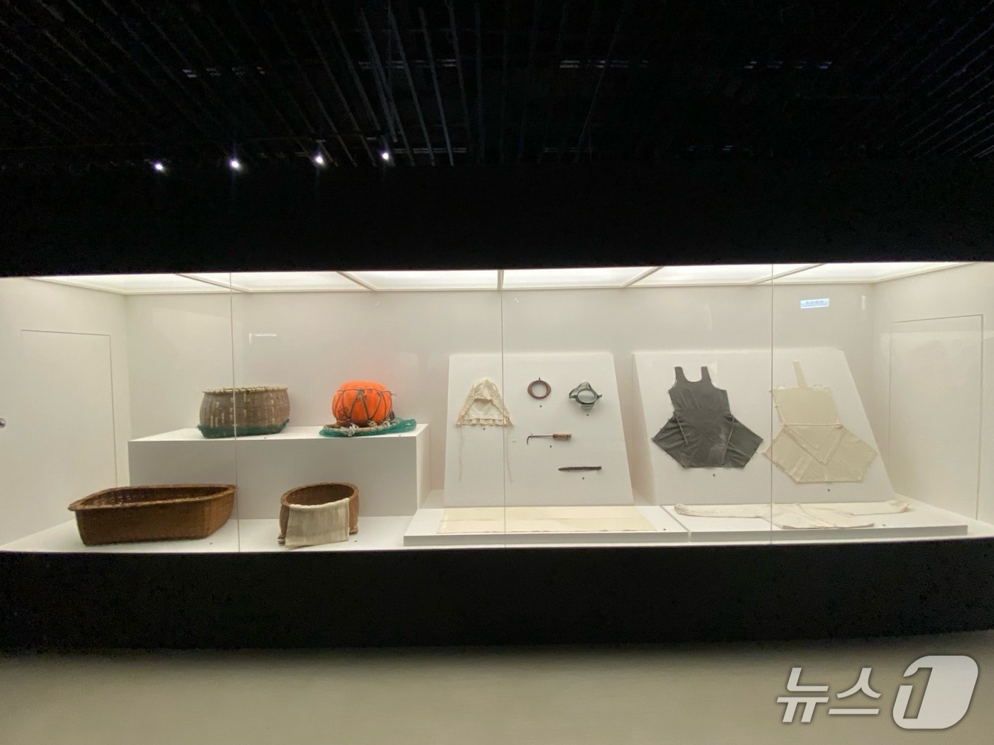 내년 1월 3일까지 대만 신베이시 십삼행박물관서 전시되는 해녀 관련 물품 (국립해양박물관 제공. 재판매 및 DB금지)