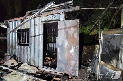 불이 난 컨테이너 모습 (경기소방재난본부 제공. 재판매 및 DB금지)