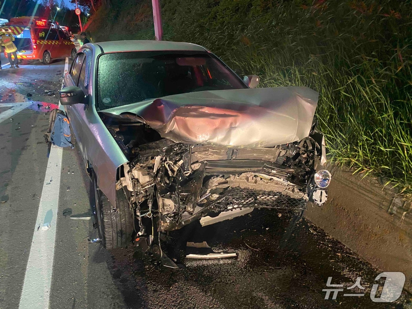 강원 동해 평릉동 교통사고 현장.(강원도소방본부 제공, 재판매 및 DB금지)