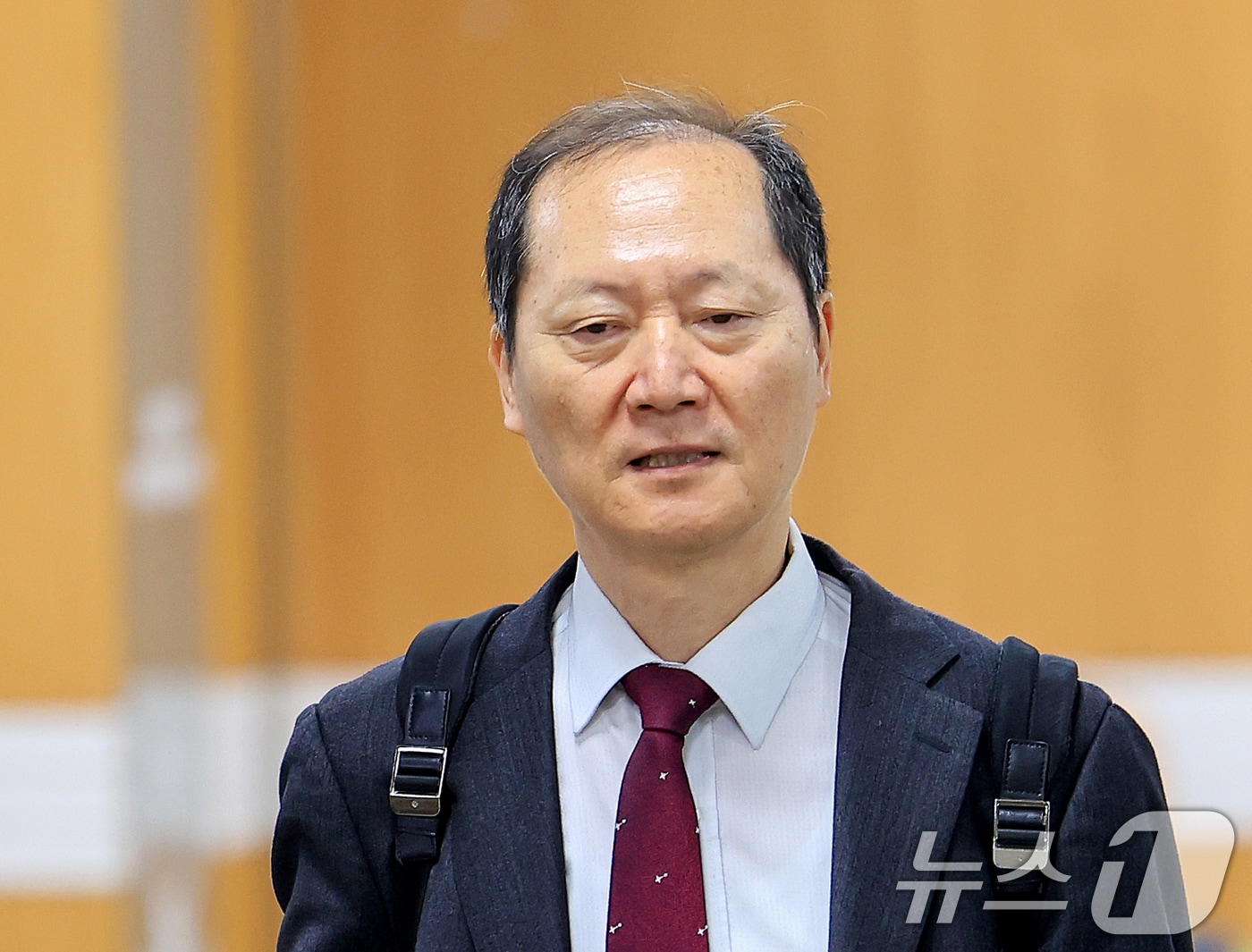 이완규 전 법제처장이 27일 서울 서초동 서울중앙지방법원에서 열리는 내란 가담·수사 무마 의혹 결심 공판에 출석하고 있다. 2026.4.27 ⓒ 뉴스1 이호윤 기자