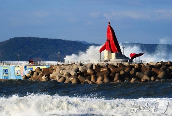 울산 북구 정자항 귀신고래등대.(울산 북구 제공. 재판매 및 DB금지)/뉴스1