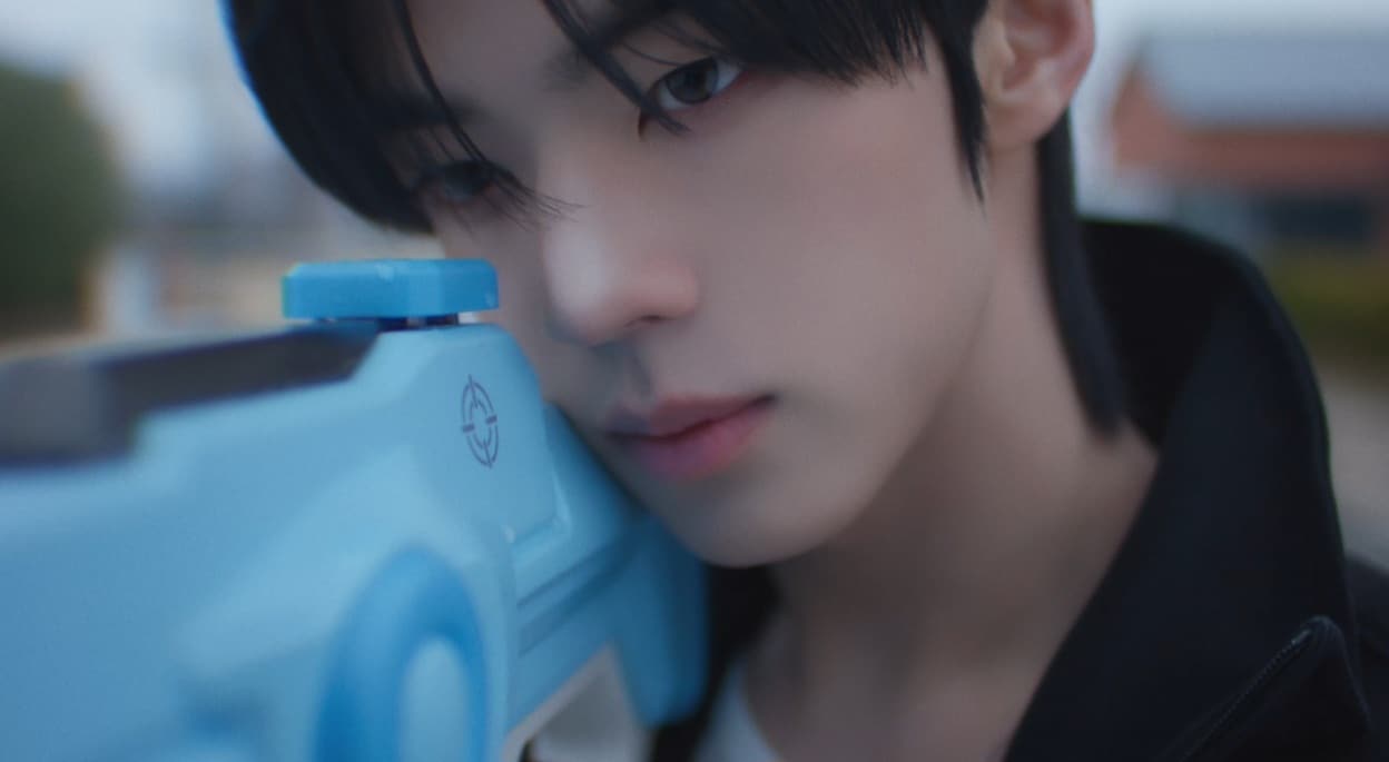 투어스 '널 따라가' 뮤직비디오 갈무리