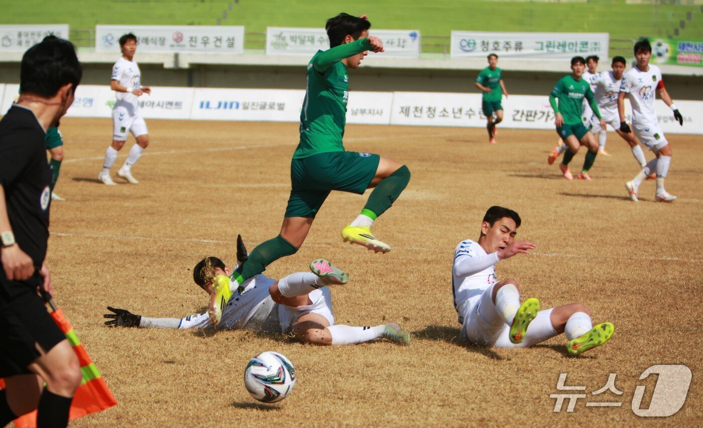  지난 4월 제천에서 열린 축구대회(자료 사진)