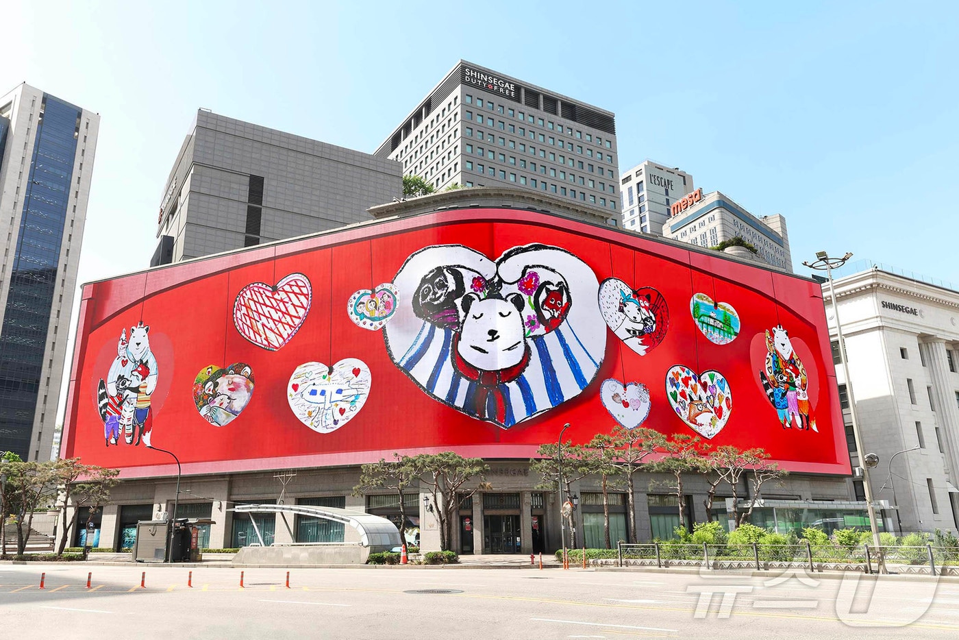 신세계백화점 본점 신세계스퀘어에 선보인 어린이들이 그려낸 푸빌라 영상 모습. (신세계백화점 제공. 재판매 및 DB 금지) 2026.4.28 ⓒ 뉴스1