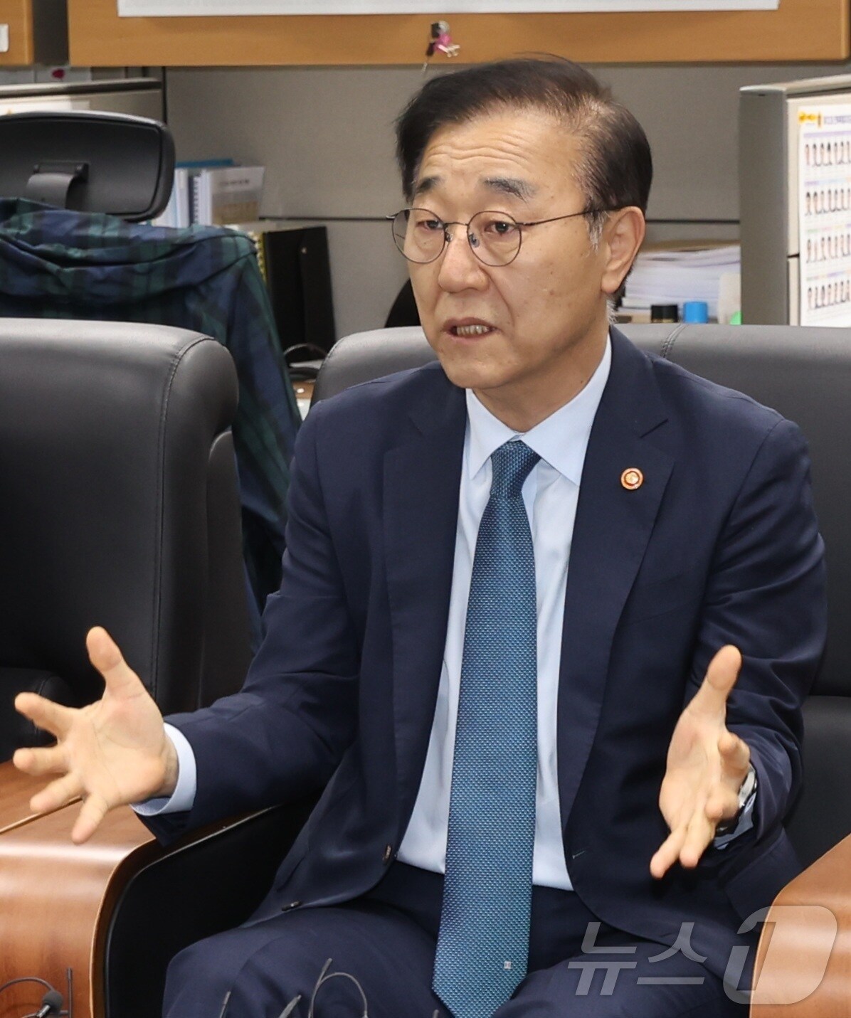 김윤덕 국토교통부 장관이 29일 전북 전주시 전북특별자치도의회 기자실을 찾아 간담회를 열고 질의에 답변을 하고 있다. 2026.4.29 ⓒ 뉴스1 유경석 기자
