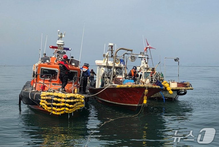 사고 선박 모습.(보령해경 제공. 재판매 및 DB금지)/뉴스1
