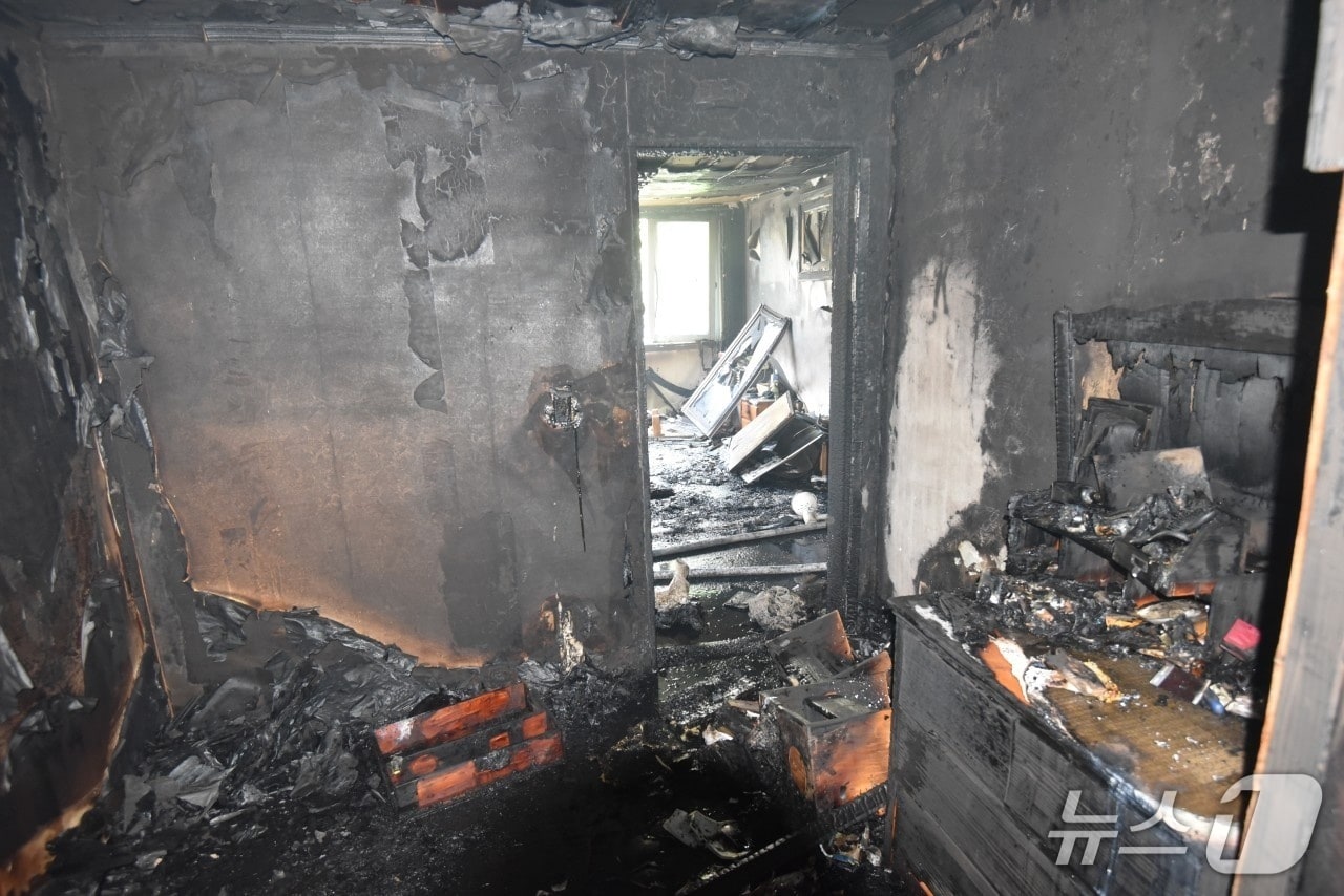 불이 난 주택 내부(대전소방본부 제공) /뉴스1