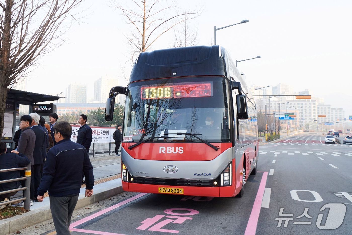 경기 양주시와 잠실역을 오가는 1306번 광역버스. (사진 양주시) /뉴스1