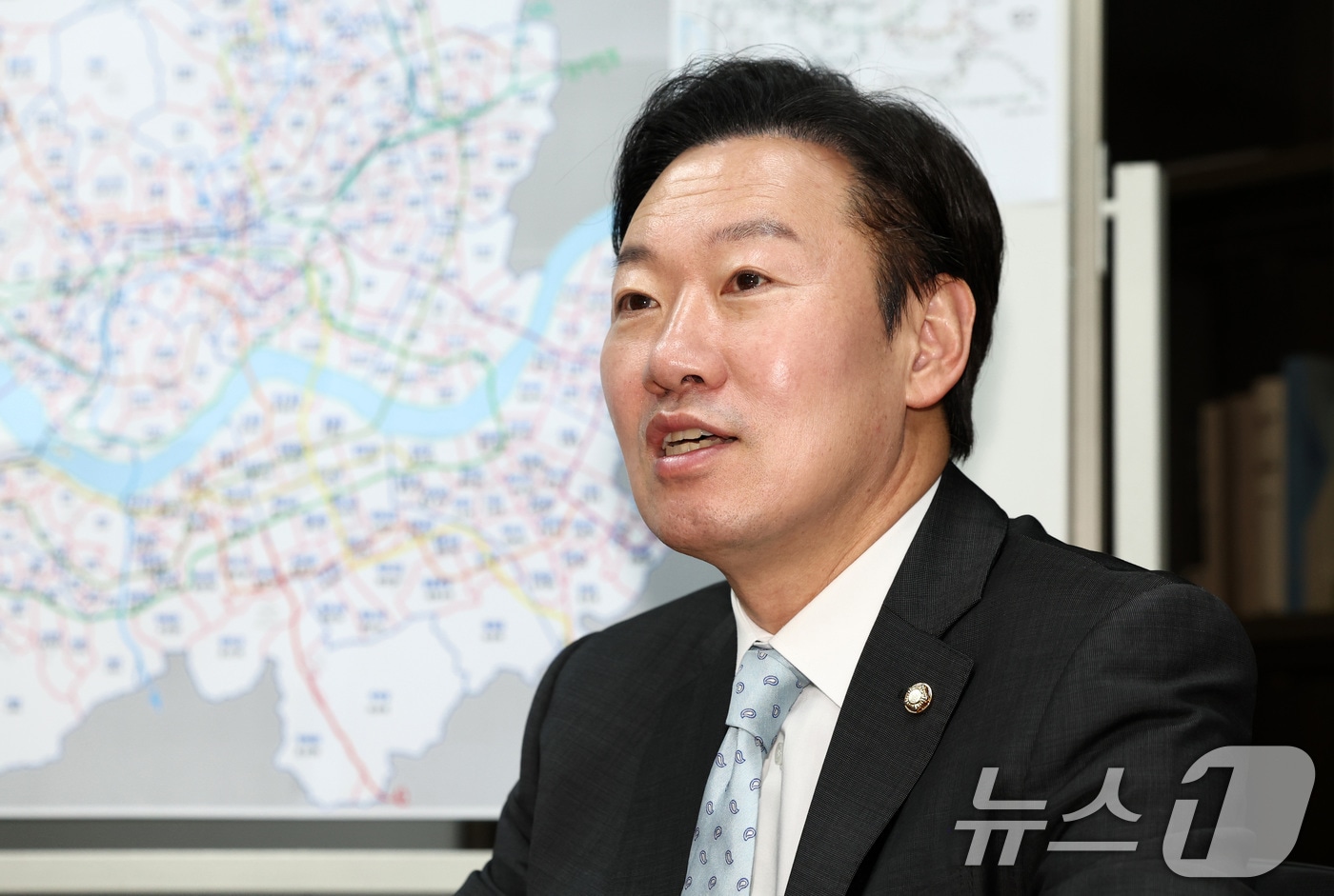 박수민 "8도심으로 '10분 도시' 서울...집값 내가 해결"[인터뷰] - 뉴스 썸네일 이미지