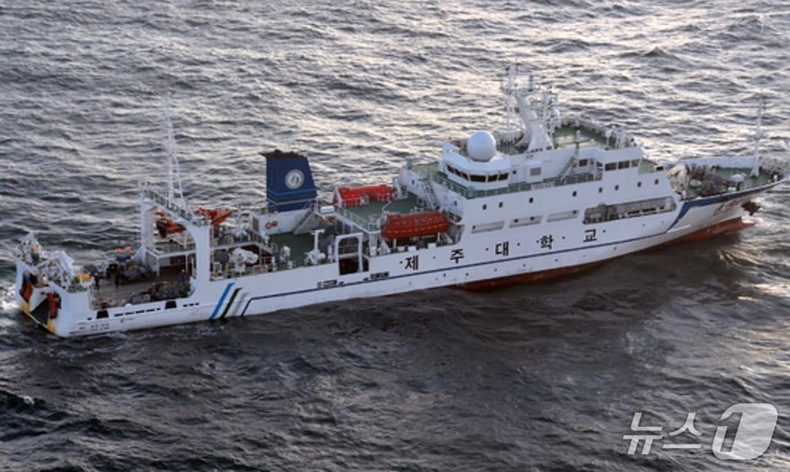 한국수산자원공단이 한·중잠정조치수역 수산자원조사를 위해 활용했던 제주대학교 실습선 (수산자원공단 제공. 재판매 및 DB금지)
